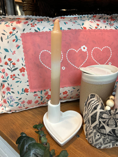 BOUGEOIR COEUR AVEC UNE CHANDELLE